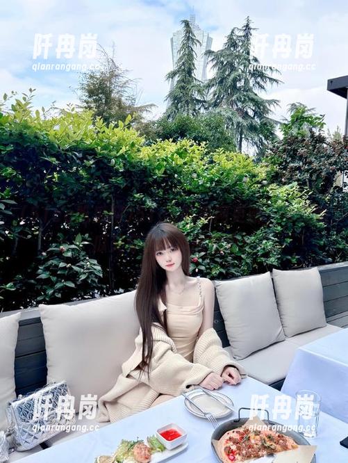 51cg吃瓜网更新，今天的瓜又穿了？真能吃撑！