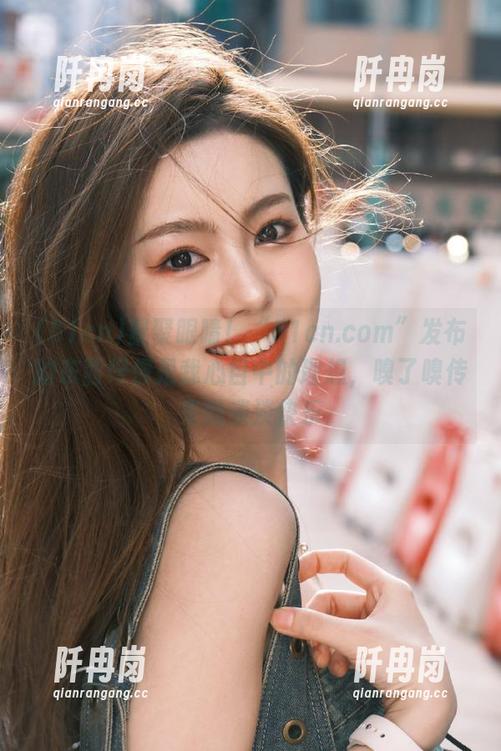 聚聚眼睛！“51cn.com”发布的东西好像是我心目中的理想，嗅了嗅传来的淡淡快乐