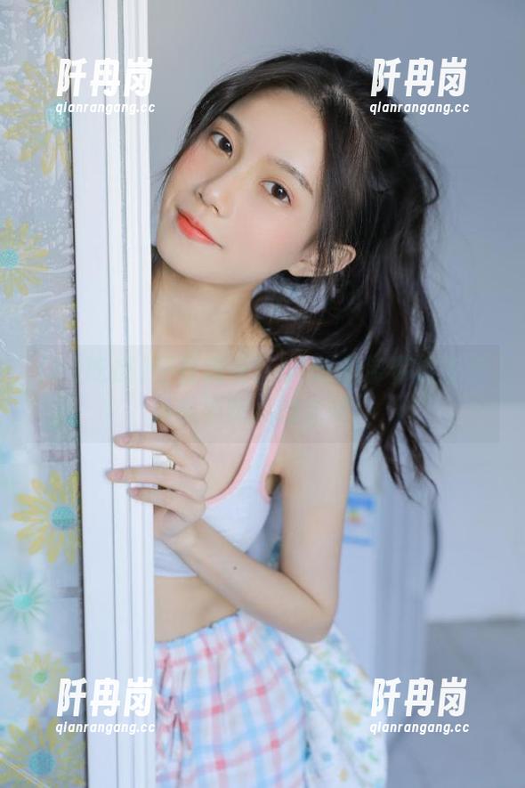 正在观看！51吃瓜带你游走在听瓜与吃瓜的边缘！