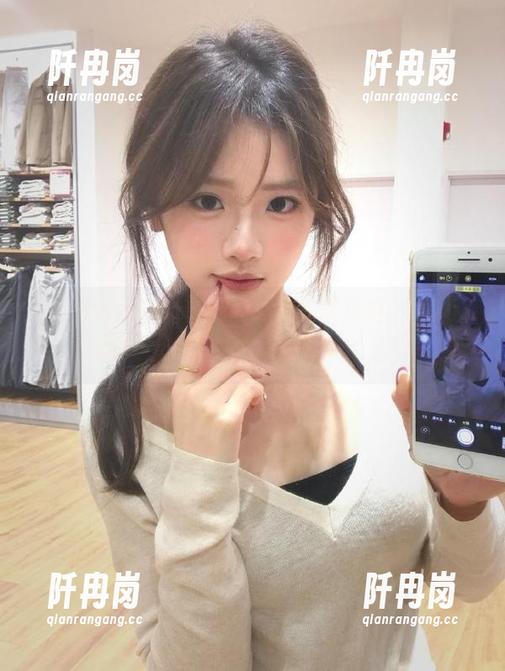 当各路吃瓜群众聚集在718.sx视频前，简直就像品鉴会上！