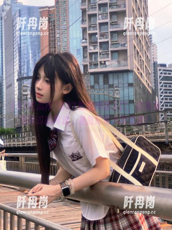 91吃瓜网 在91吃瓜网的入口,能感受到吃瓜的网速,是我好奇心的速度!