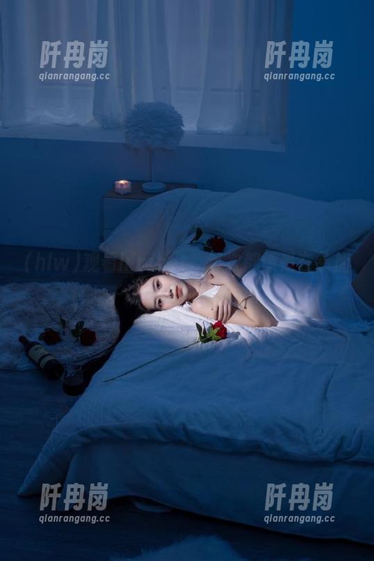 观看hlwbet，每次都像是在参加一场奇怪的真人秀。
