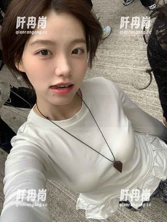 五一吃瓜 下载五一吃瓜,今天娜娜的扮相真有意义……还是没太懂?