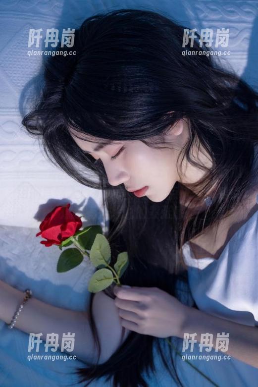 新手少女求分享，五一吃瓜网的官网入口在哪里？刚刚点进去就被点燃了有些想说的紧张感！