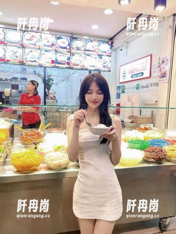 冲哥精选 当黑料遇上泳圈:冲哥精选教你永不迷路!