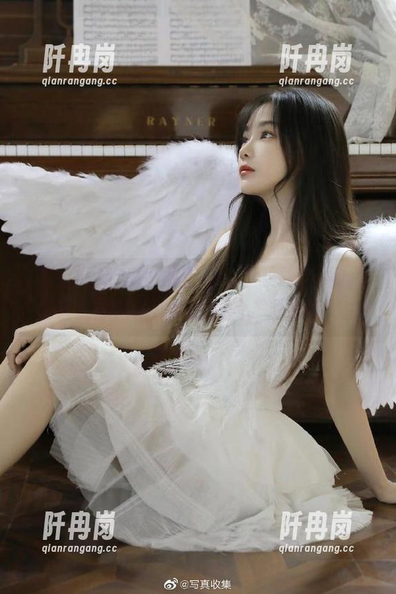 吃瓜网 吃瓜网的首页有个下载选项,莫名让我想起了幼年时期的“滑滑梯”。