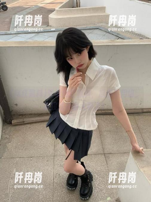 网红黑料 登录网红黑料,瓜都不用切,直接就来办大事了!