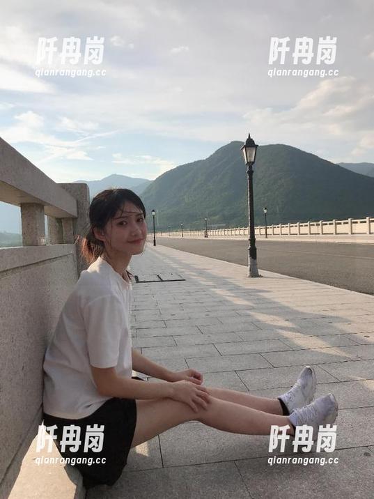 黑料不打烊 51黑料不打烊,视频放着放着就想参与进去了……