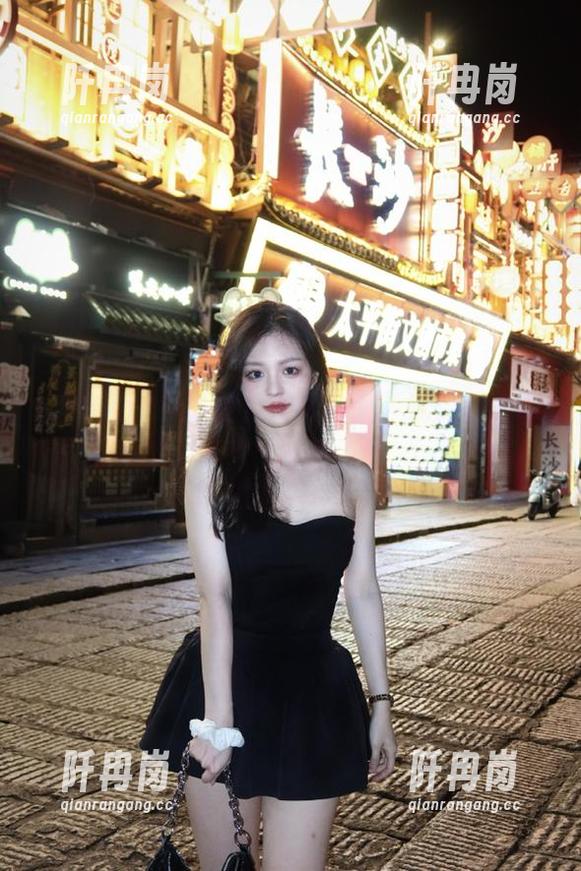 黑料社 黑料社全天营业,下载后肚子饿了也不怕!
